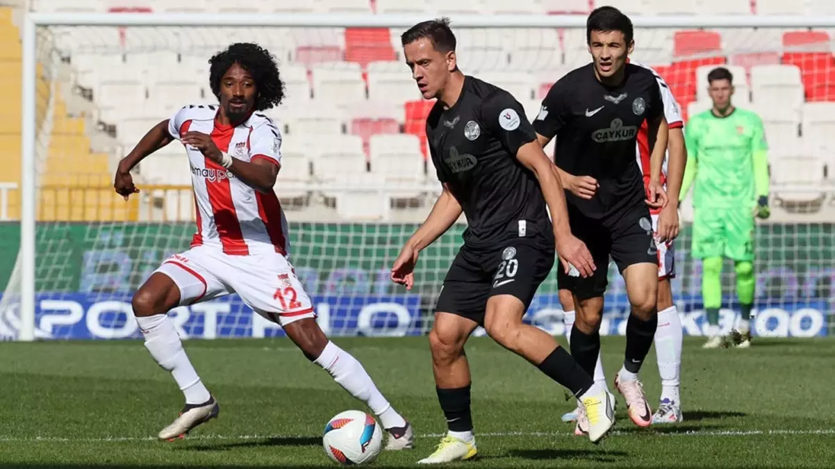 Sivasspor, Çaykur Rizespor’u 2-1 yendi